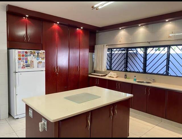 5 BEDROOM HOUSE FOR SALE IN LAUDIUM